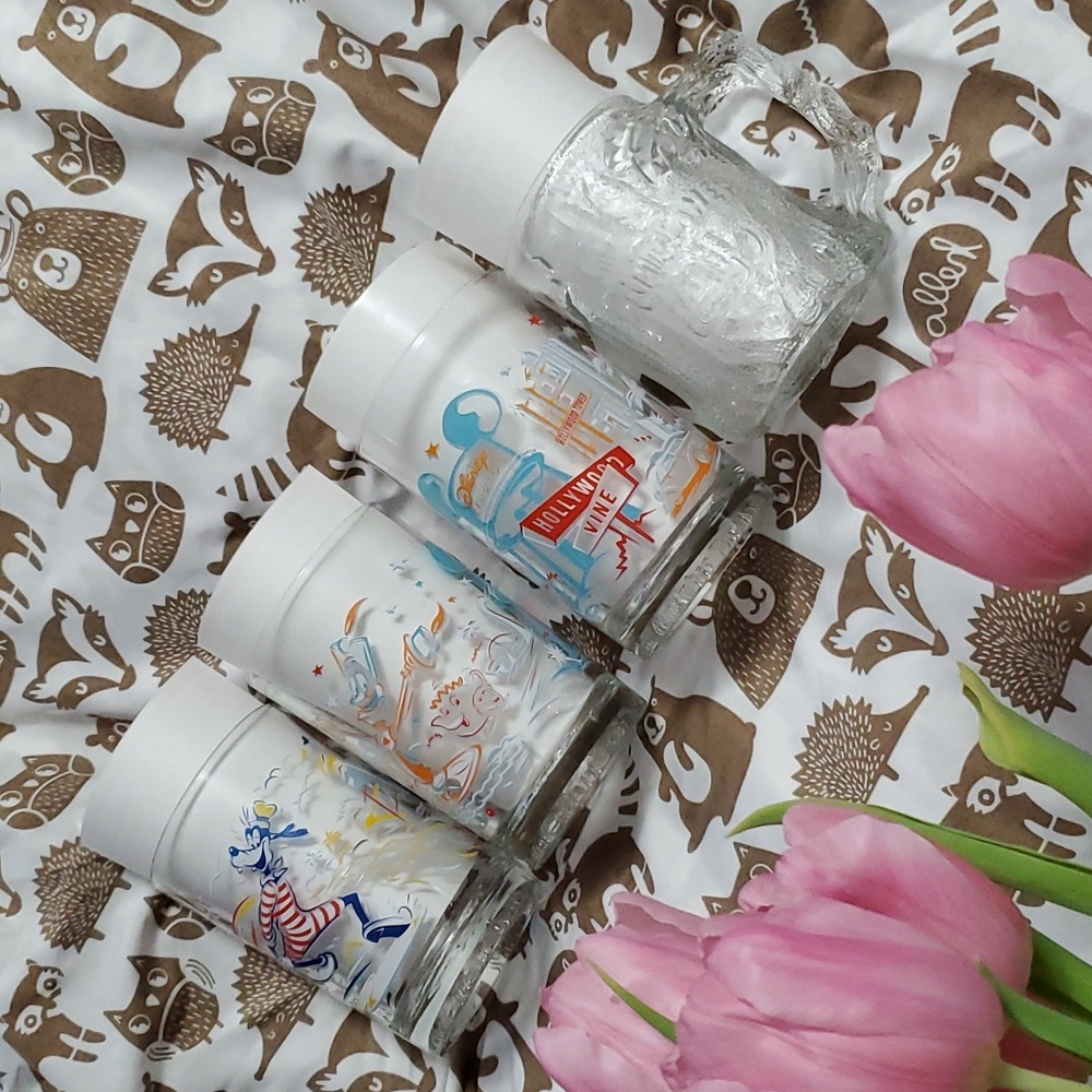 Disney World 25th Anniversary Glasses + Flintstones, Vintage collectible